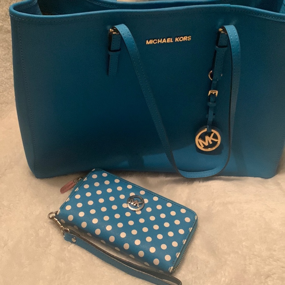 Michael Kors large purse and wallet